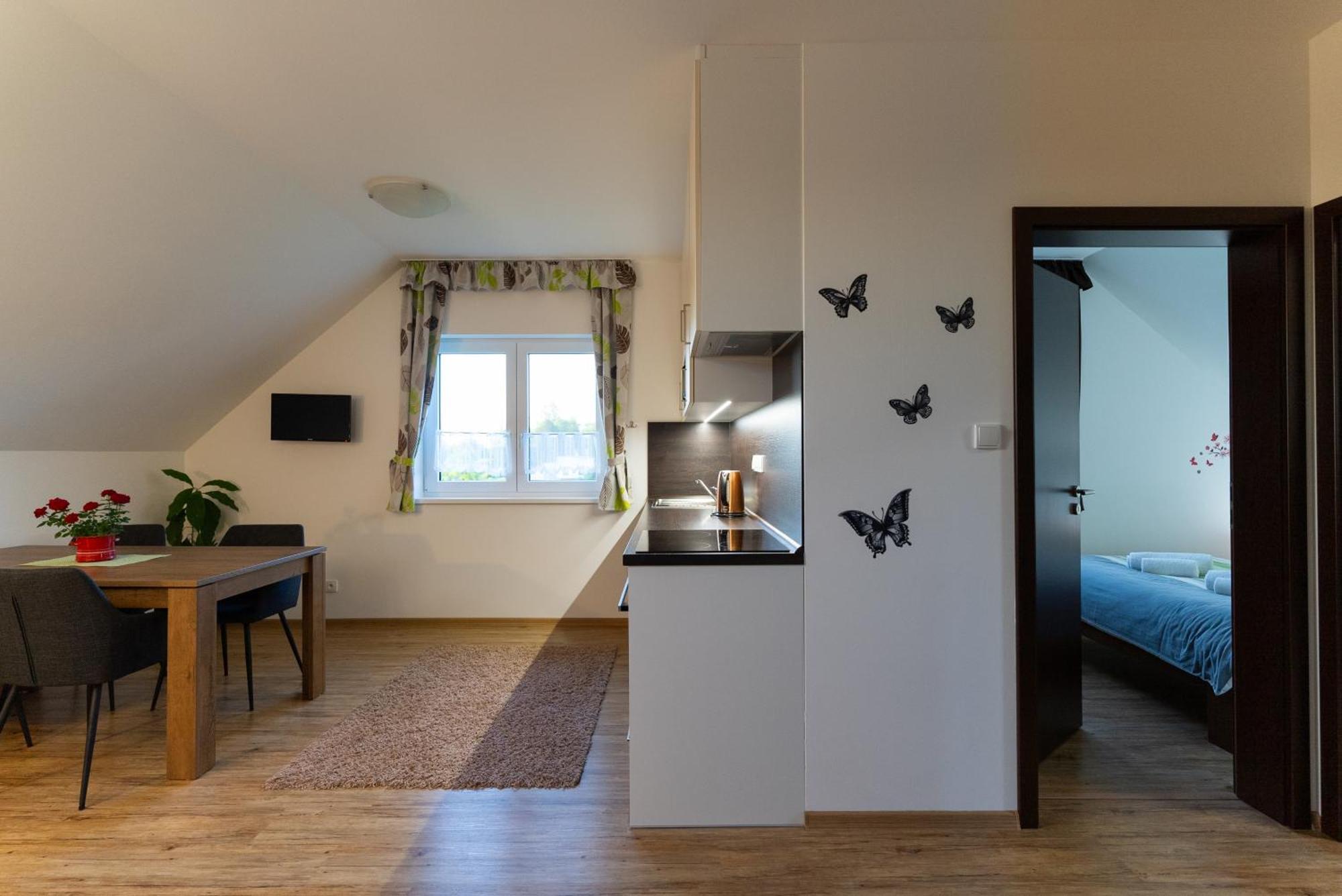 Apartmany Kohoutek A Slepicka V Novohradskych Horach Nové Hrady 外观 照片